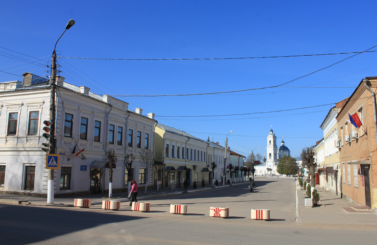 Таруса ул. Таруса исторический центр. Город Таруса Калужской области. Таруса архитектура. Таруса торговые ряды.
