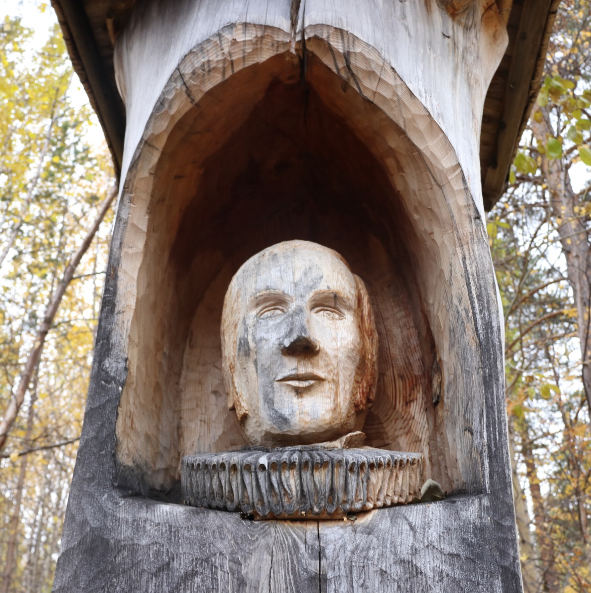 Памятник Сёрену Кристиану Соммерфельту в коммуне Салтдал. Фото: Недолужко А.В. Памятник Сёрену Кристиану Соммерфельту в коммуне Салтдал. Фото: Недолужко А.В.
