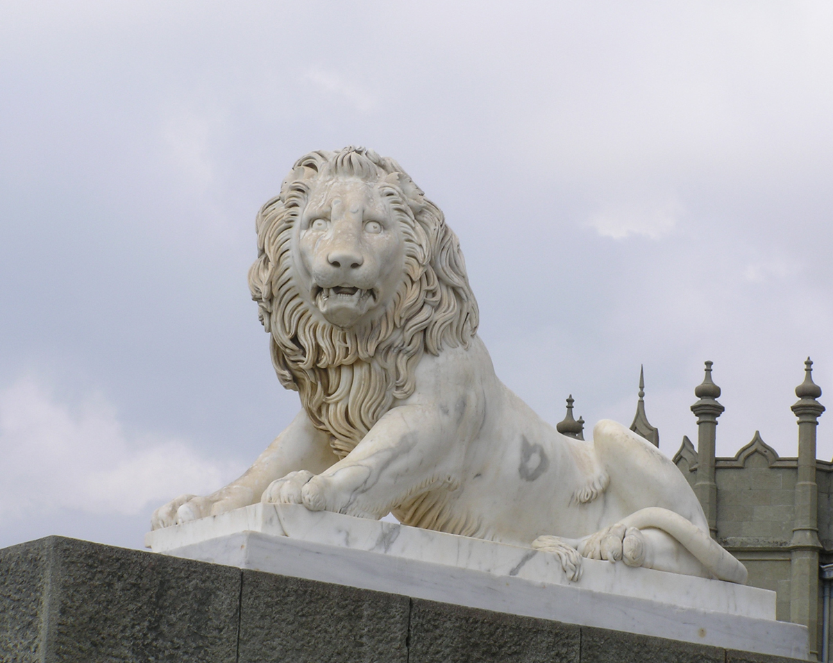 Львы у воронцовского дворца