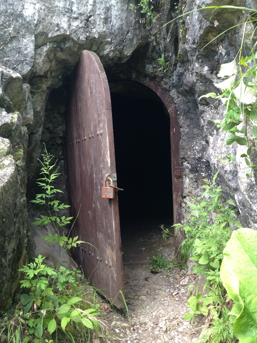 Современный вход в пещеру им. Географического Общества